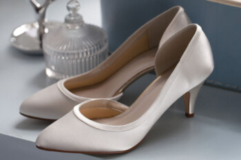 Satin-Pumps Abbie – Ivory – Salma & Noeli – Las Perlitas Zürich