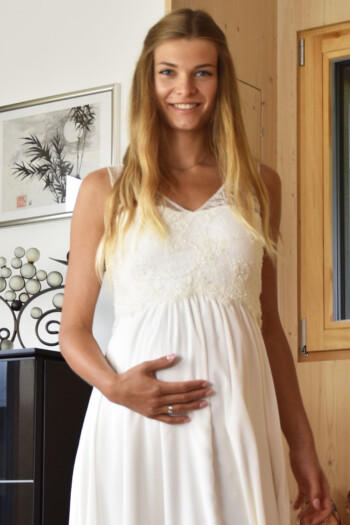 Umstandshochzeitskleid Gabriela kurz – Ivory – Las Perlitas Atelier – Las Perlitas Zürich